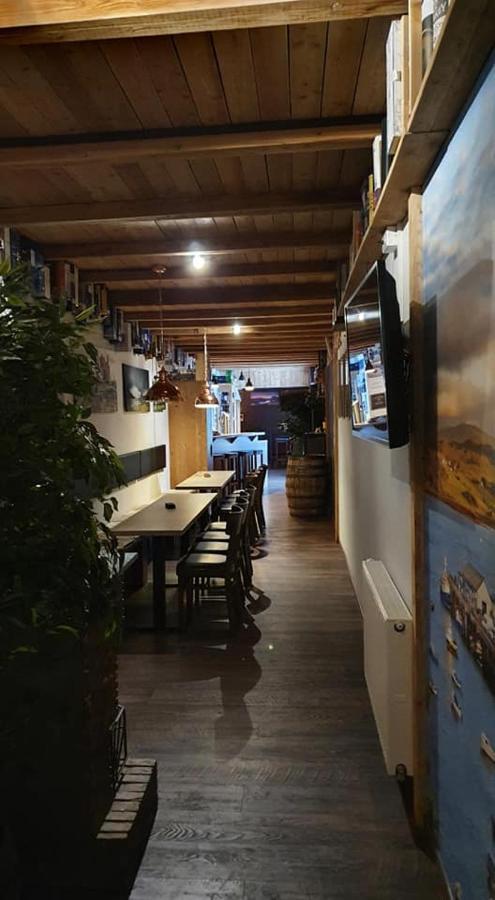 Rhoenblick Landhotel - Restaurant - Countrypub Petersberg  Buitenkant foto